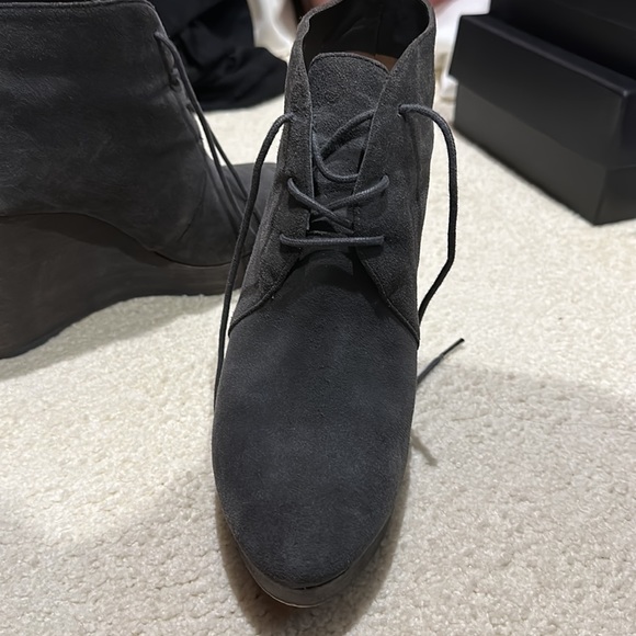 Micheal Kors wedged shoes - Picture 2 of 6